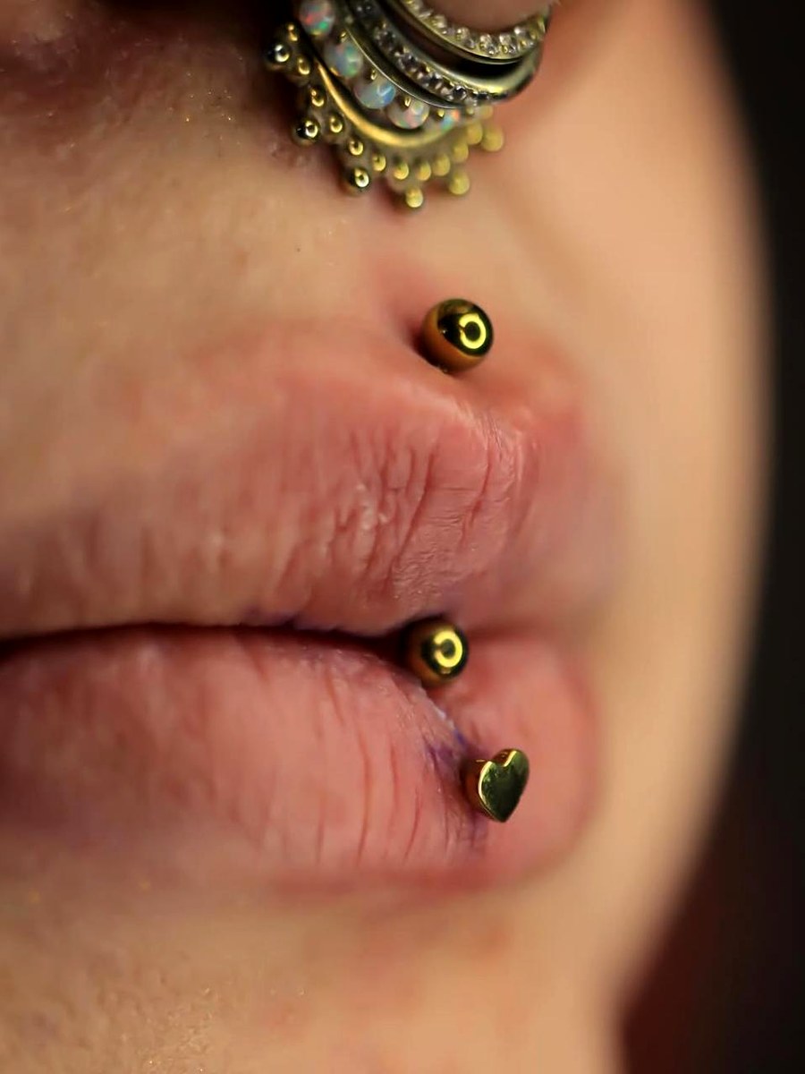 Piercing — Skin Art